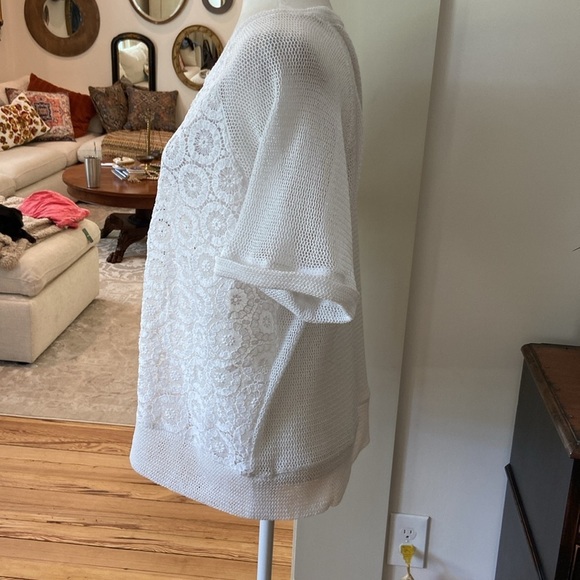 Chico's Womens White Open Pattern
Crochet Lace Sheer Short Sleeve size 3 (XL) - Picture 3 of 7